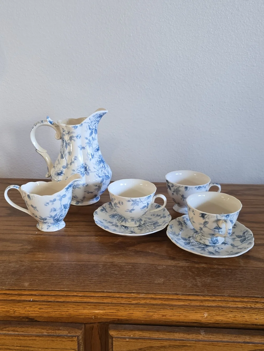 7 Piece Gracie China Tea Set Tote 15
